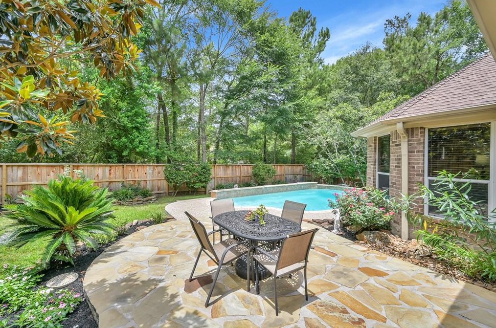 49 Peaceful Cyn Cir, Spring TX 77381-4486 exterior