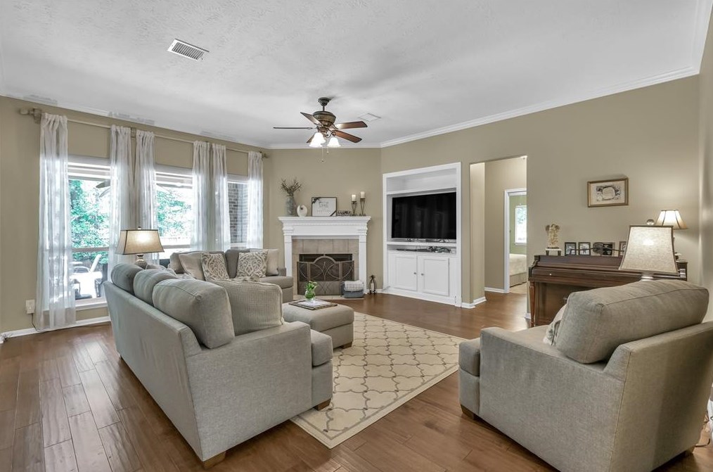 49 Peaceful Cyn Cir, Spring TX 77381-4486 exterior