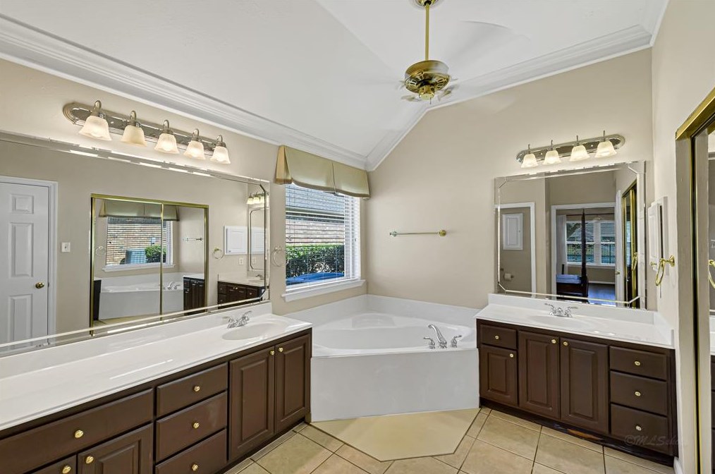 2507 Crystal Lk Ct, Richmond TX 77406-1800 exterior