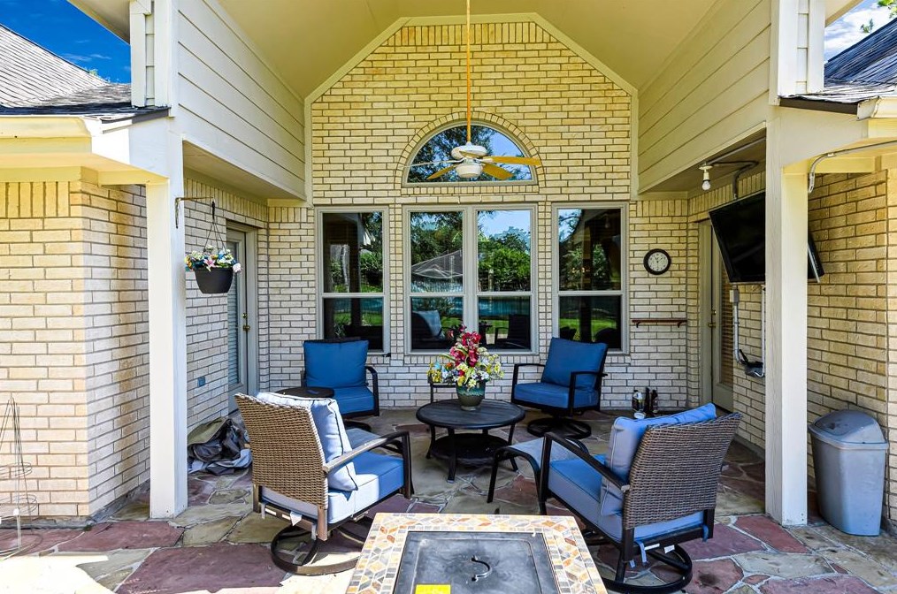 2507 Crystal Lk Ct, Richmond TX 77406-1800 exterior