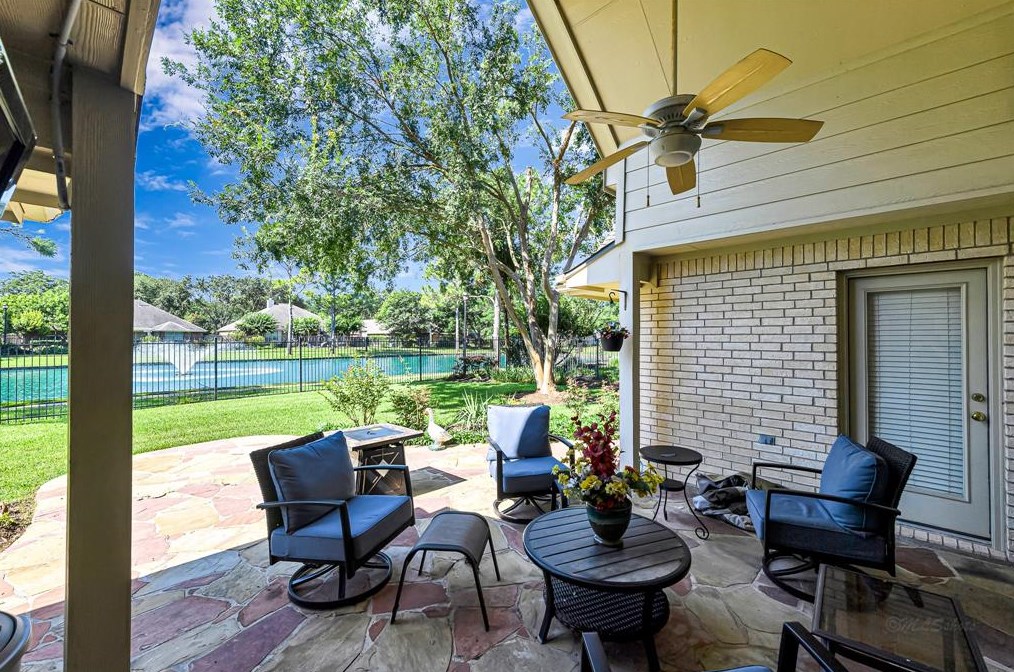 2507 Crystal Lk Ct, Richmond TX 77406-1800 exterior