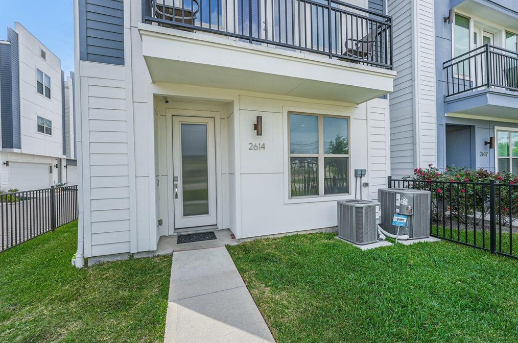 2614 Bastrop St, Houston TX  77004-1505 exterior