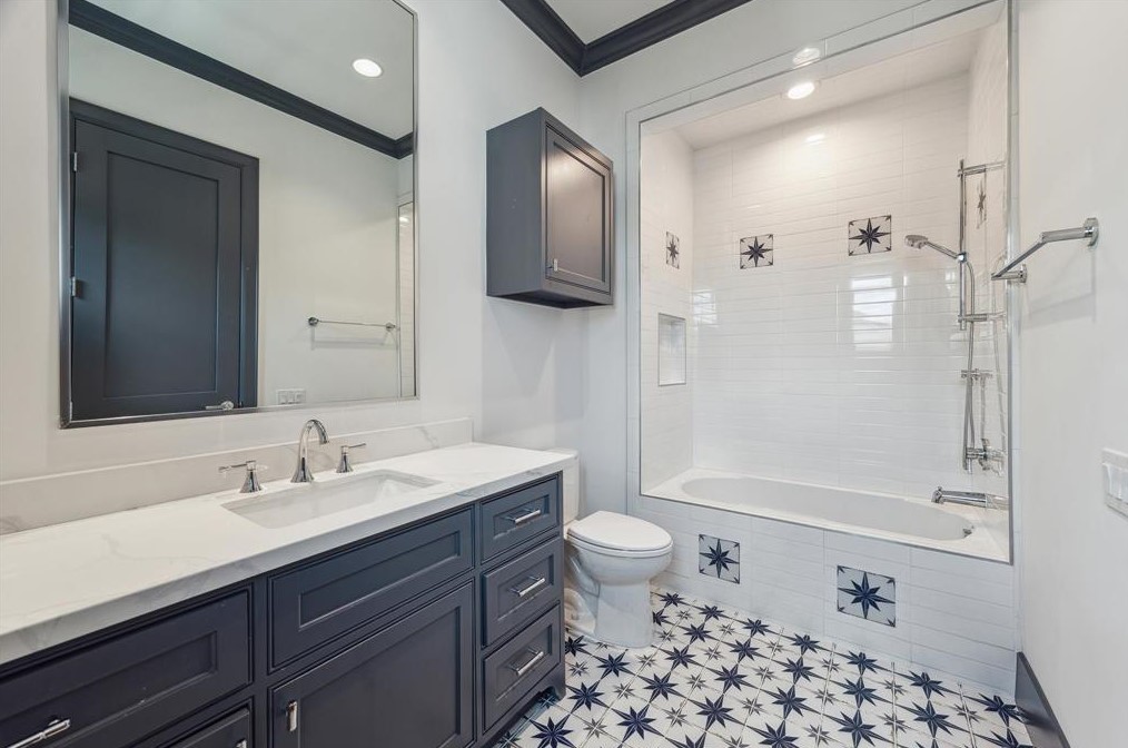 3838 Olympia Dr, Houston TX  77042-2627 exterior