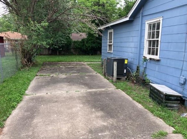 3910 Cetti St, Houston TX  77009-2801 exterior