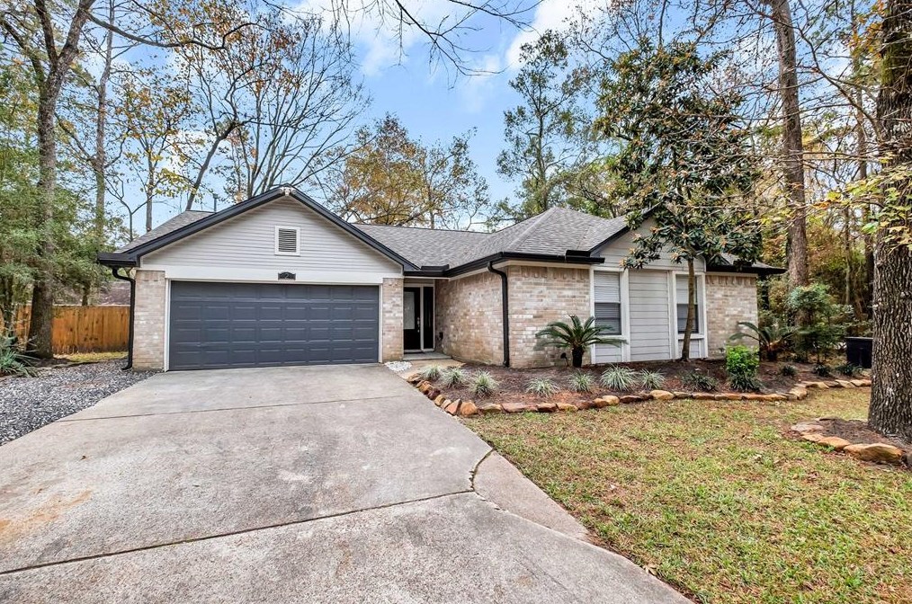 2 Hopvine Ct, Spring TX  77381-3431 exterior