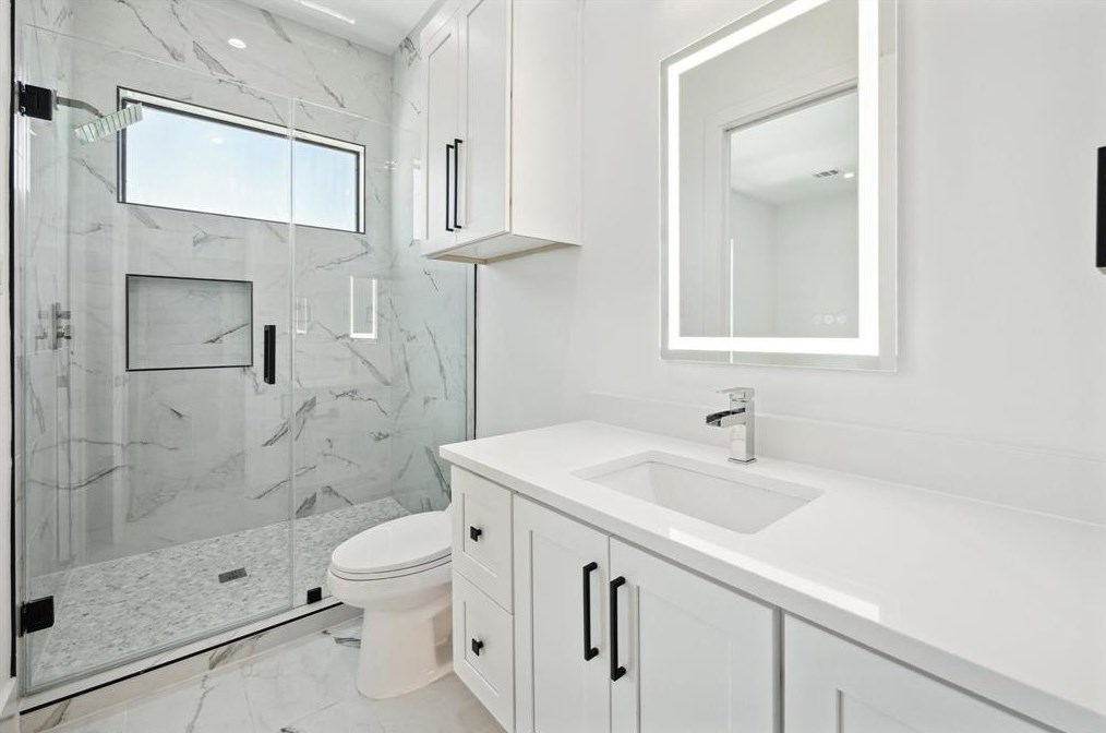 209 10 1/2, Houston TX 77008-7198 exterior