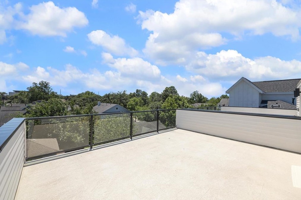 209 10 1/2, Houston TX 77008-7198 exterior