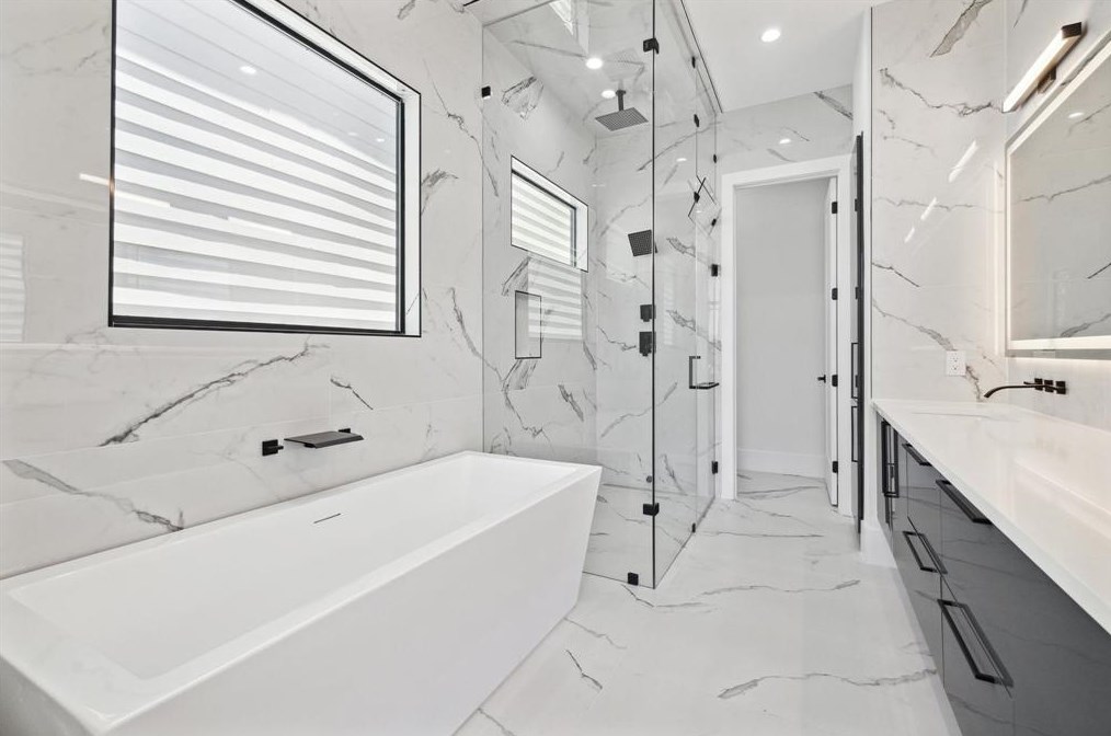 209 10 1/2, Houston TX 77008-7198 exterior