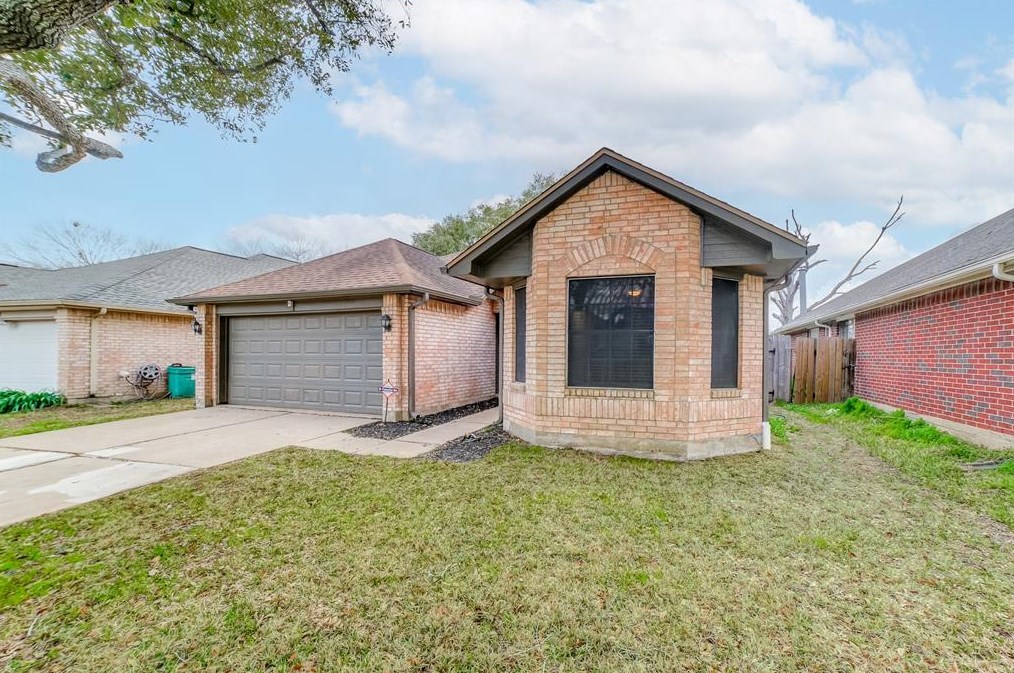 17006 Blue Mist Cir, Sugar Land TX  77498-4814 exterior