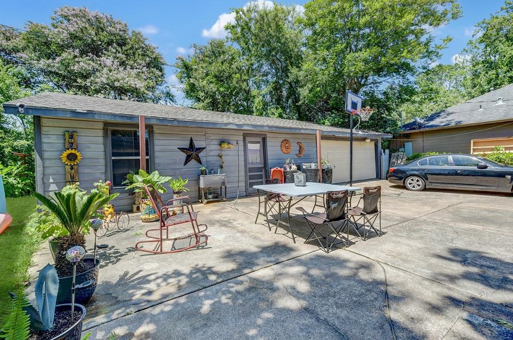 10617 Burman, Houston TX  77029-2649 exterior