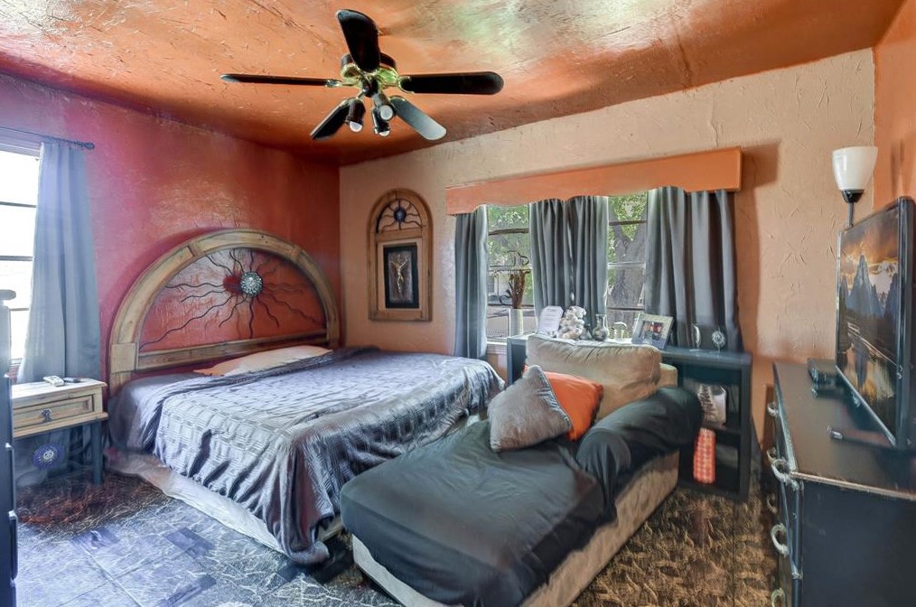 10617 Burman, Houston TX  77029-2649 exterior