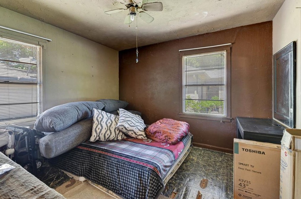10617 Burman, Houston TX  77029-2649 exterior