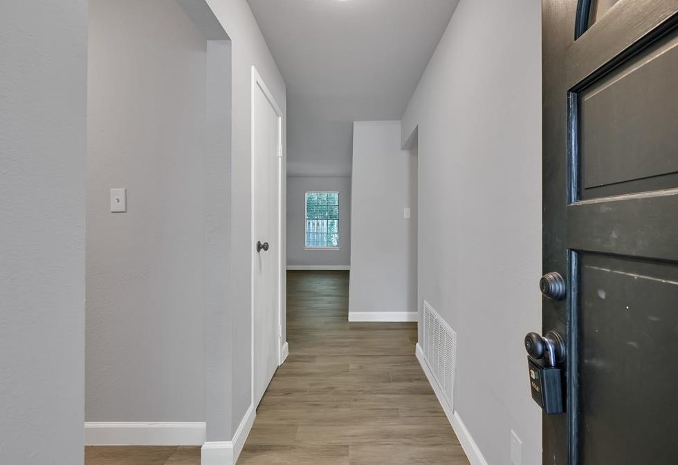 1 Wavy Oak Cir, Spring TX  77381-2890 exterior