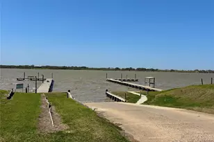 638 Stovall Dr, Palacios, TX 77465 - Photo 23