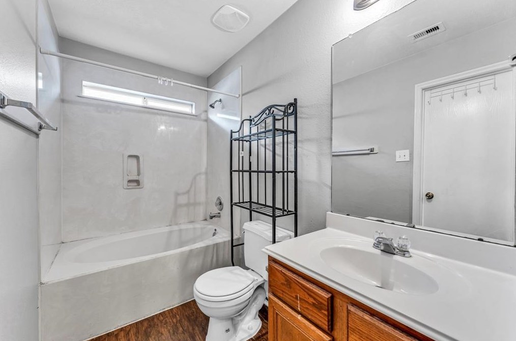 10831 Heathercliff Ln, Houston TX  77075-5325 exterior