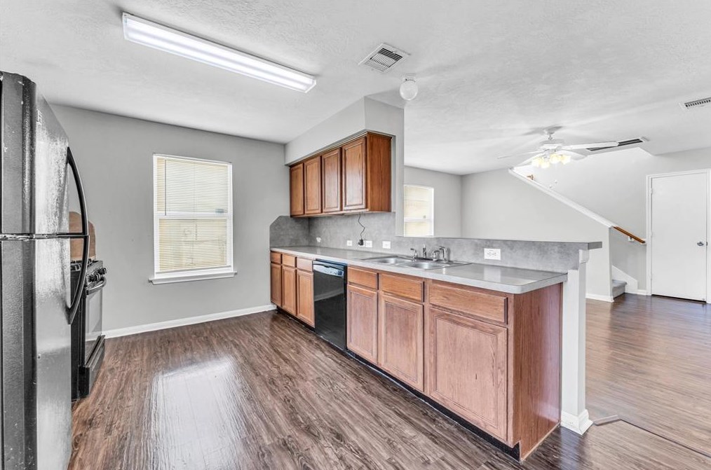 10831 Heathercliff Ln, Houston TX  77075-5325 exterior