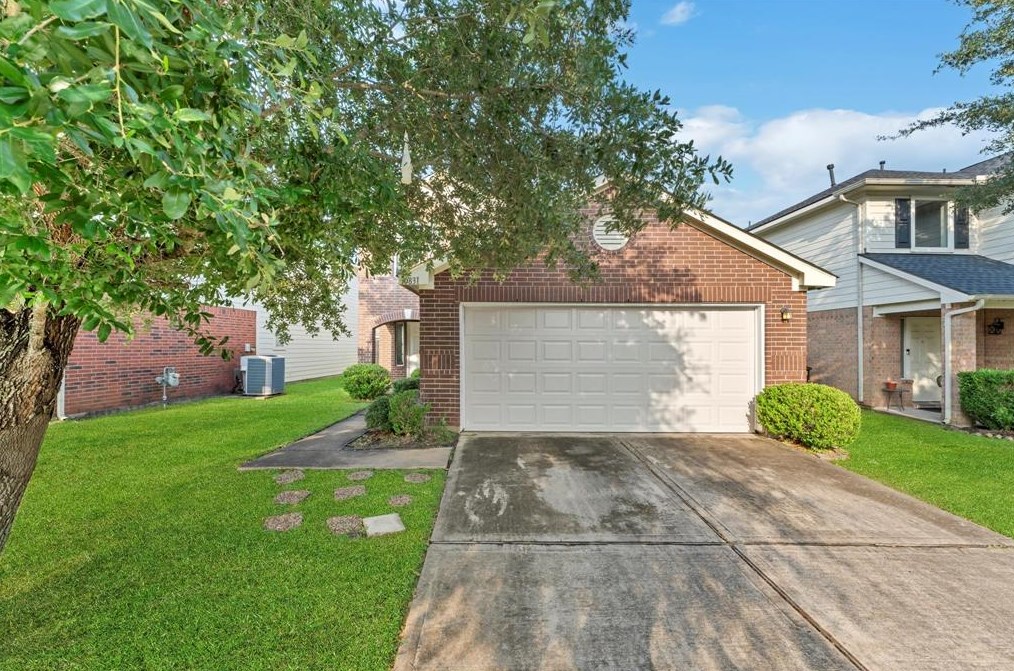 10831 Heathercliff Ln, Houston TX  77075-5325 exterior