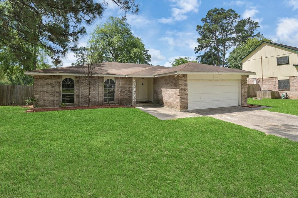 4214 Clarkgate Dr, Spring TX  77373-6712 exterior