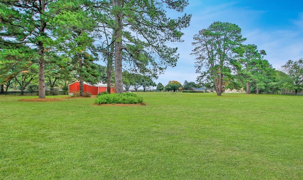 22502 Holly Crk Trl, Tomball TX 77377-3659 exterior