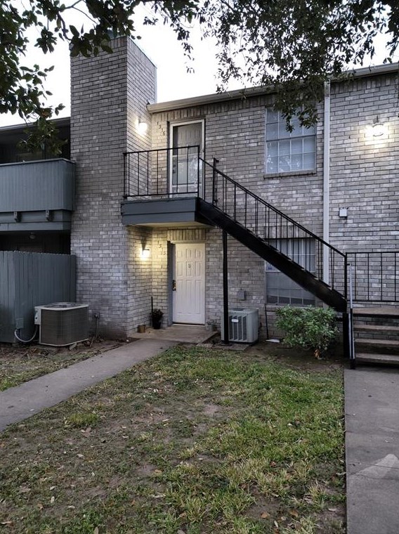 9700 Leawood Blvd, Houston TX  77099-2531 exterior