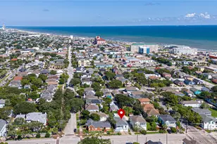 1812 27th St, Galveston, TX 77550 - Photo 3