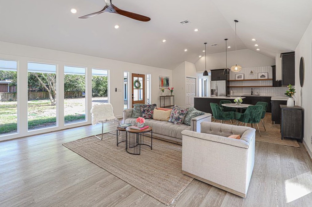 16211 Creeksouth, Houston TX  77068-2105 exterior