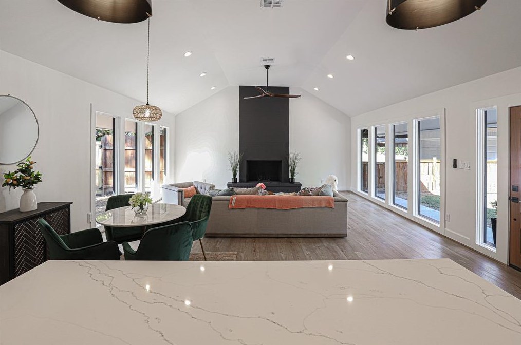 16211 Creeksouth, Houston TX  77068-2105 exterior