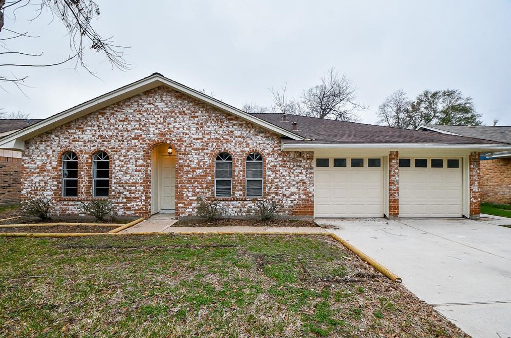 7286 Shady Corners Ln, Houston TX  77040-4733 exterior