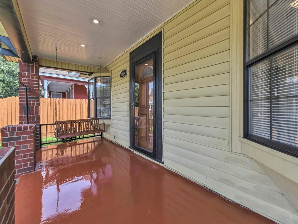 2114 Gentry St, Houston TX  77009-8149 exterior