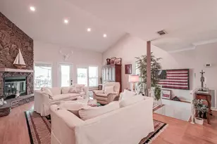 1818 Tiki Dr, Tiki Island, TX 77554 - Photo 13