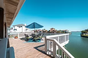 1818 Tiki Dr, Tiki Island, TX 77554 - Photo 9