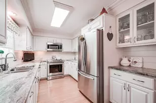 1818 Tiki Dr, Tiki Island, TX 77554 - Photo 19