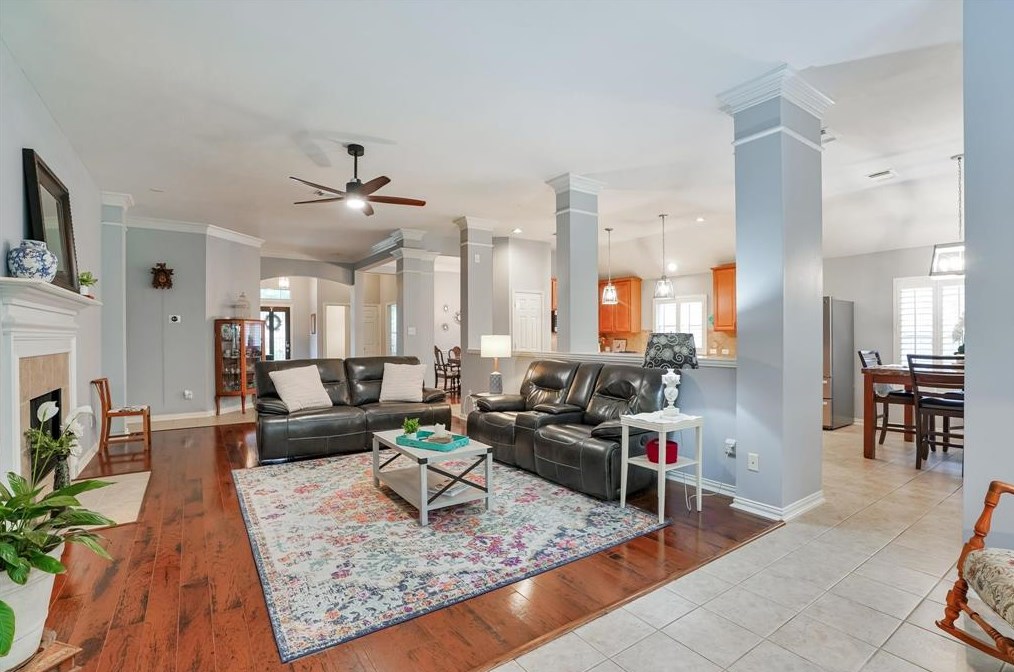 12922 Coopers Hawk Dr, Houston TX  77044-4403 exterior
