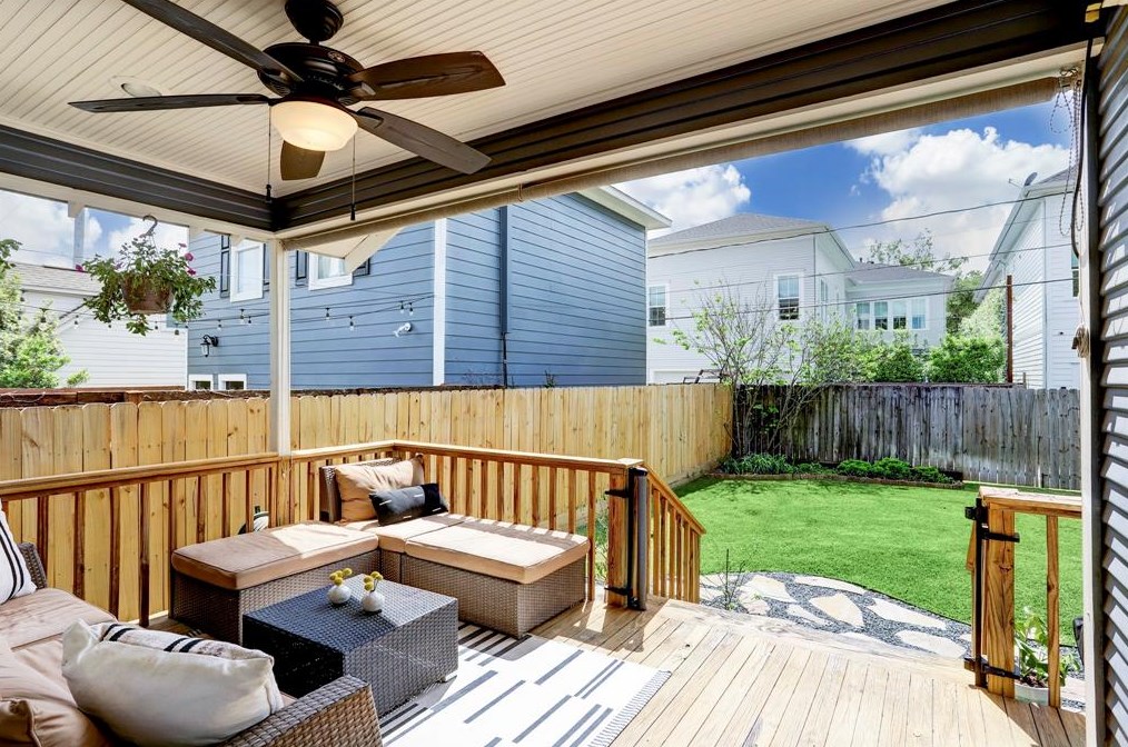 741 Allston St, Houston TX  77007-1526 exterior