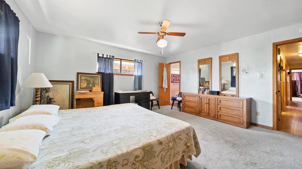 4514 Mcdermed Dr, Houston TX  77025-5401 exterior