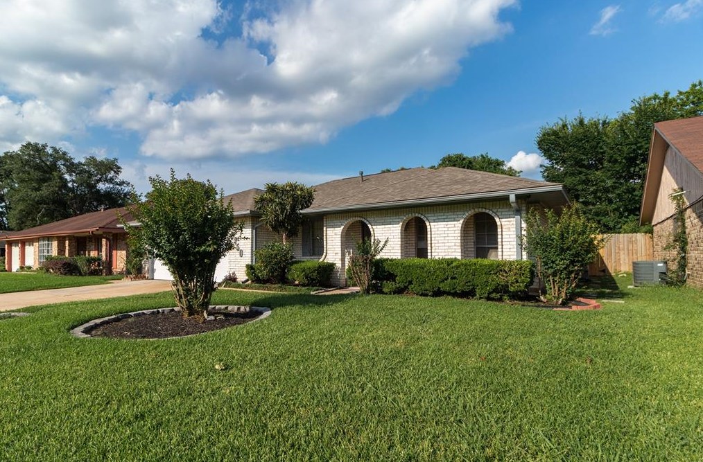 9750 Seeker St, Houston TX  77078-2859 exterior