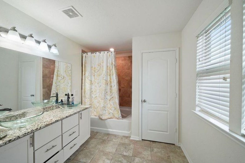 4031 Fernglade Dr, Houston TX  77068 exterior