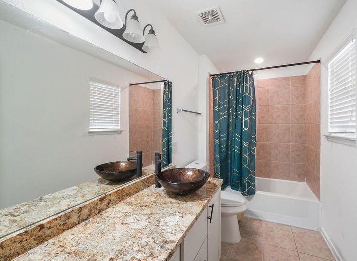 4031 Fernglade Dr, Houston TX  77068 exterior