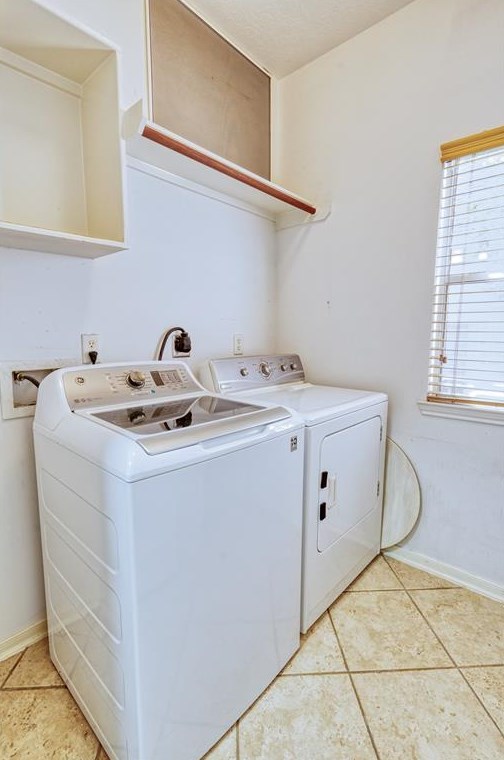10626 Lyndon Mdw Dr, Houston TX  77095-6666 exterior