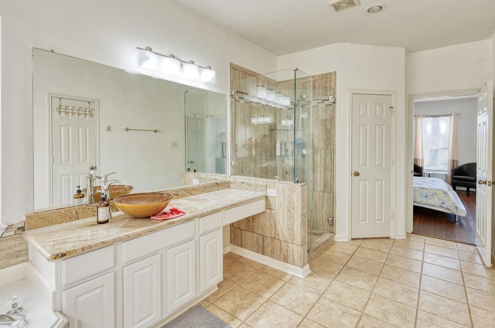 10626 Lyndon Mdw Dr, Houston TX  77095-6666 exterior