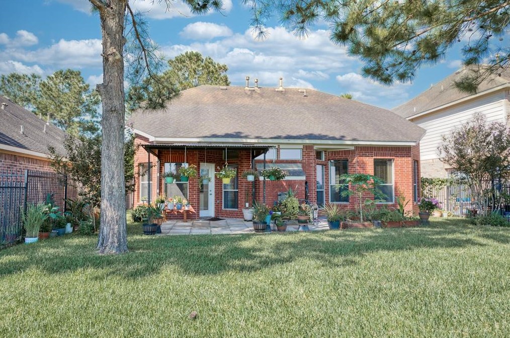 10626 Lyndon Mdw Dr, Houston TX  77095-6666 exterior