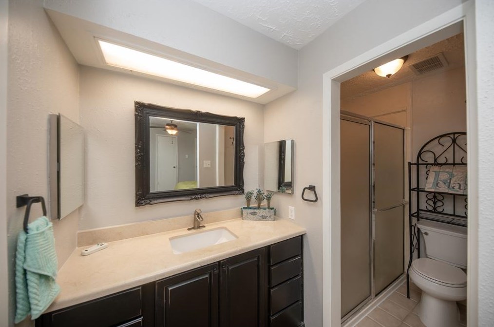 6543 Briar Byu Dr, Houston TX  77072-1769 exterior