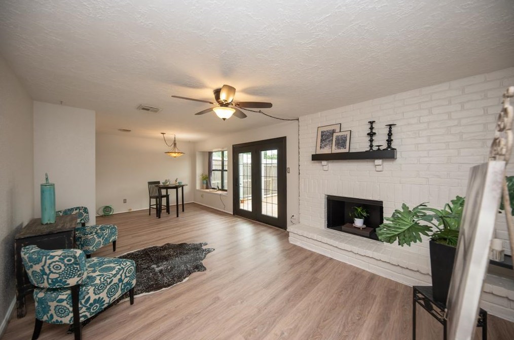 6543 Briar Byu Dr, Houston TX  77072-1769 exterior