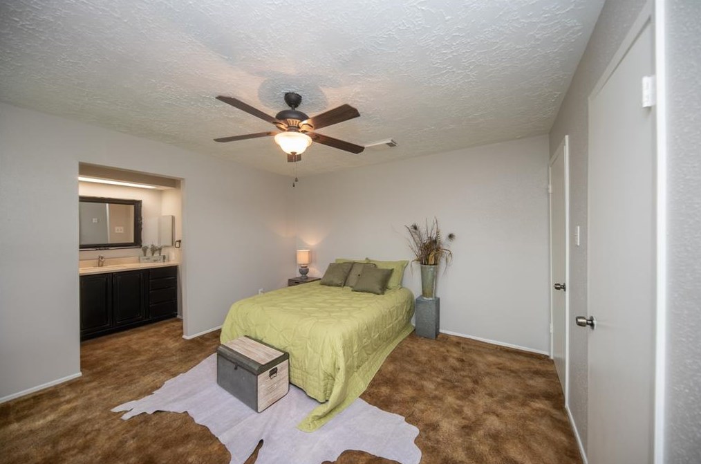 6543 Briar Byu Dr, Houston TX  77072-1769 exterior