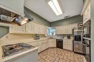 2442 Hodges Bend Cir, Sugar Land, TX 77479 - Photo 13