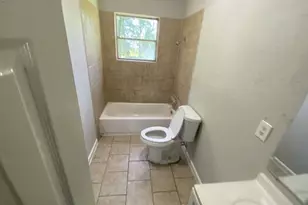 5414 Northridge Dr, Houston, TX 77033 - Photo 11