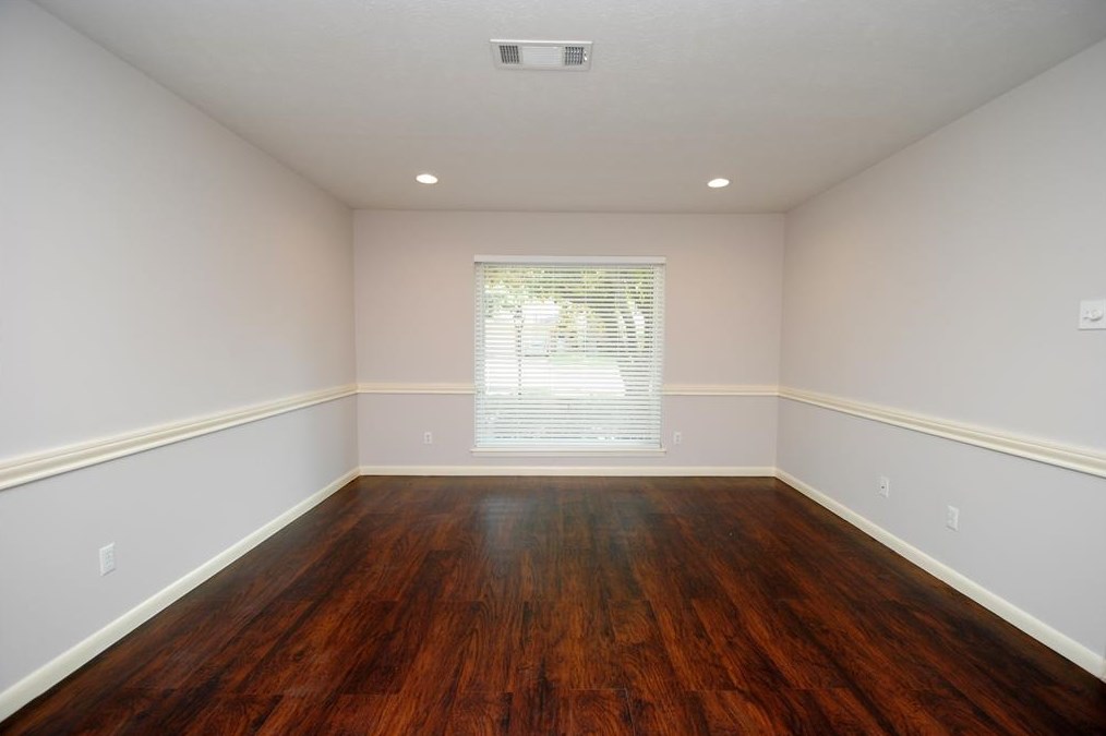 10659 Northbrook Dr, Houston TX  77043-4141 exterior