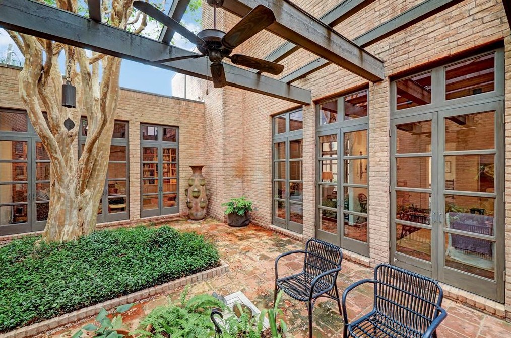 2819 Ferndale St, Houston TX  77098-1115 exterior