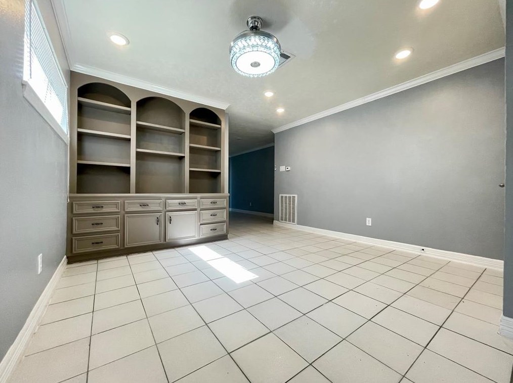 1935 Campbell Rd, Houston TX  77080-5335 exterior