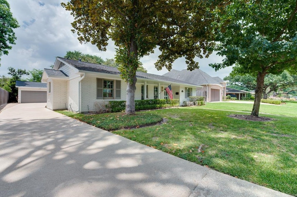 4634 Merwin St, Houston TX  77027-6718 exterior